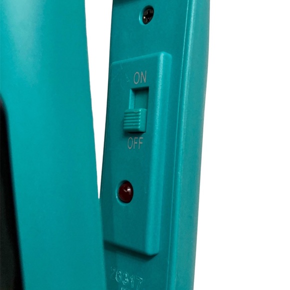 Remington Flat Iron Straightener - Picture 5 of 10